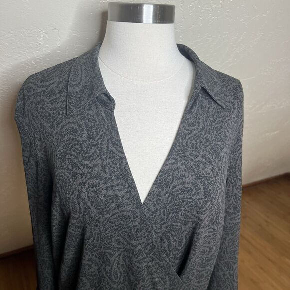 J Jill Blouse Womens Large Tall Dark Green Paisley Wrap Tie Front Collared - Picture 2 of 9